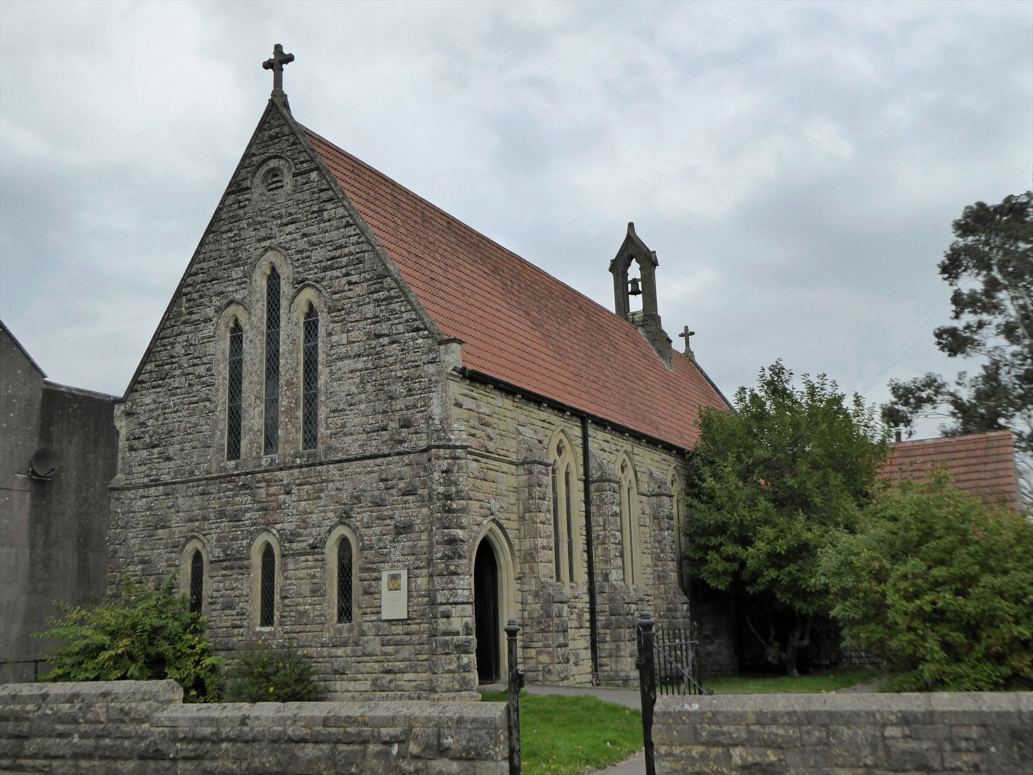 GC69PRT Church Micro 8582...Tisbury Sacred Heart (Multicache) in Southern England, United