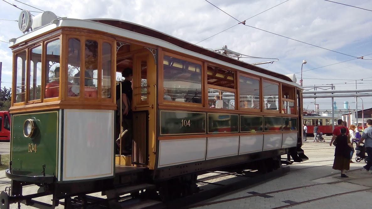 Historická električka Ganz #104 počas DOD 2015